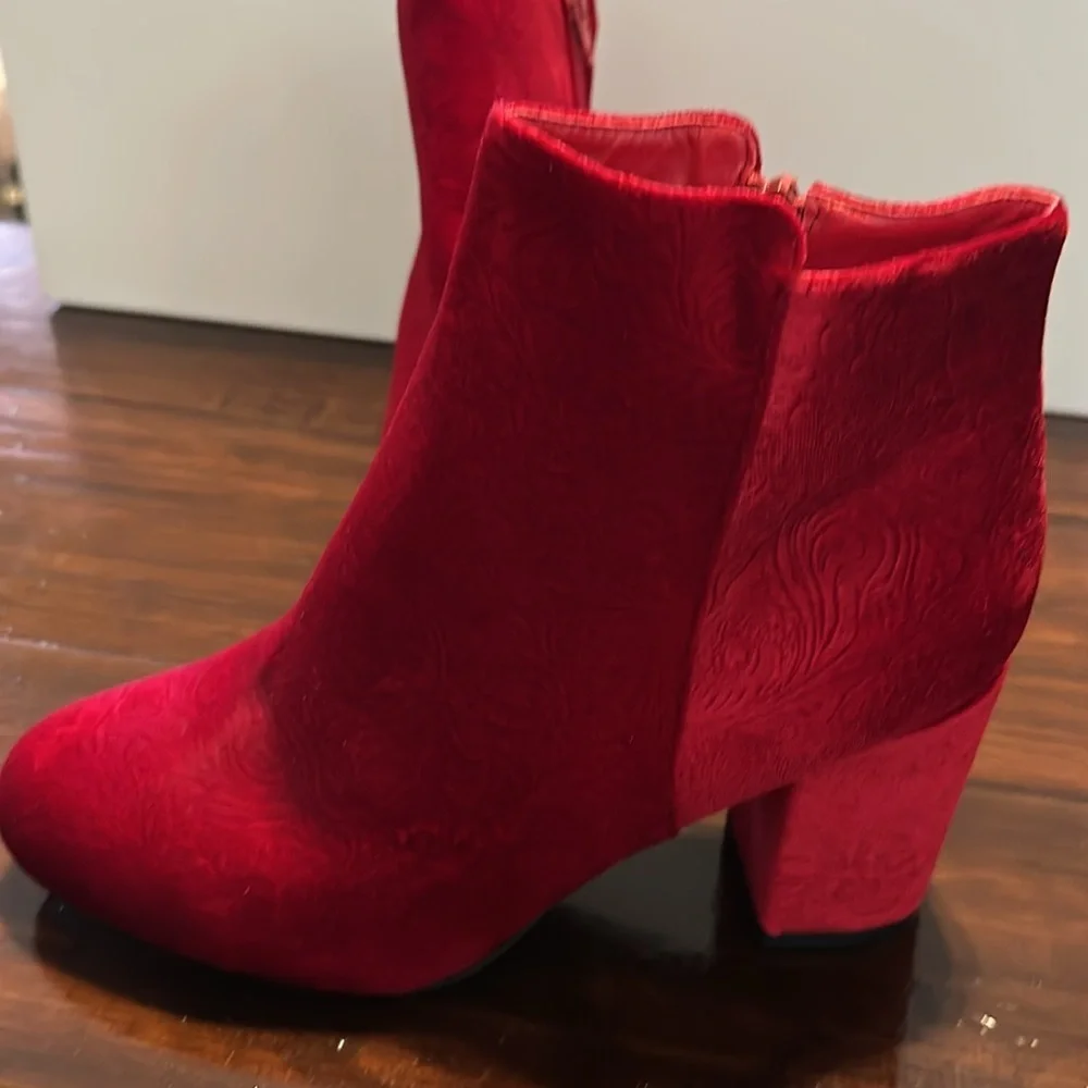 New Elegant Red Women's Ankle Boots. No box. Size 10 velour red. Zips on side